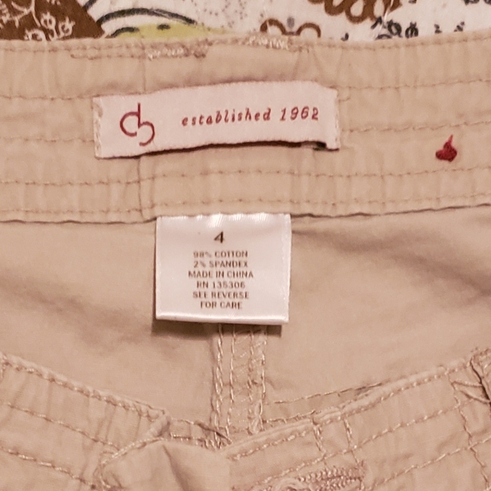 Shorts - Picture 2 of 4